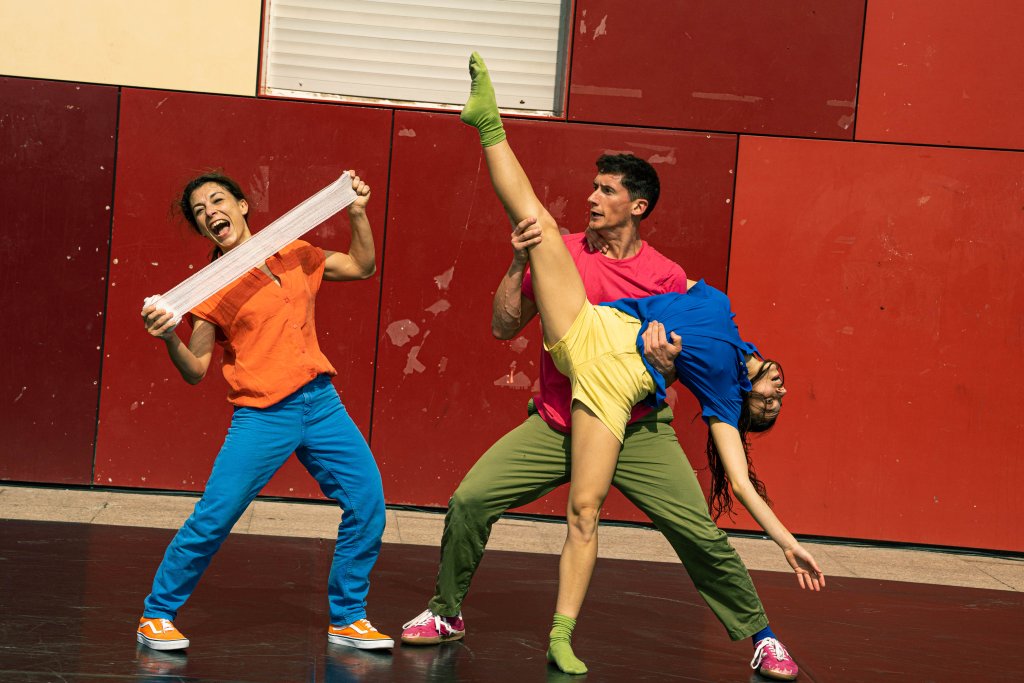 Too much - Elelei Dance Theater