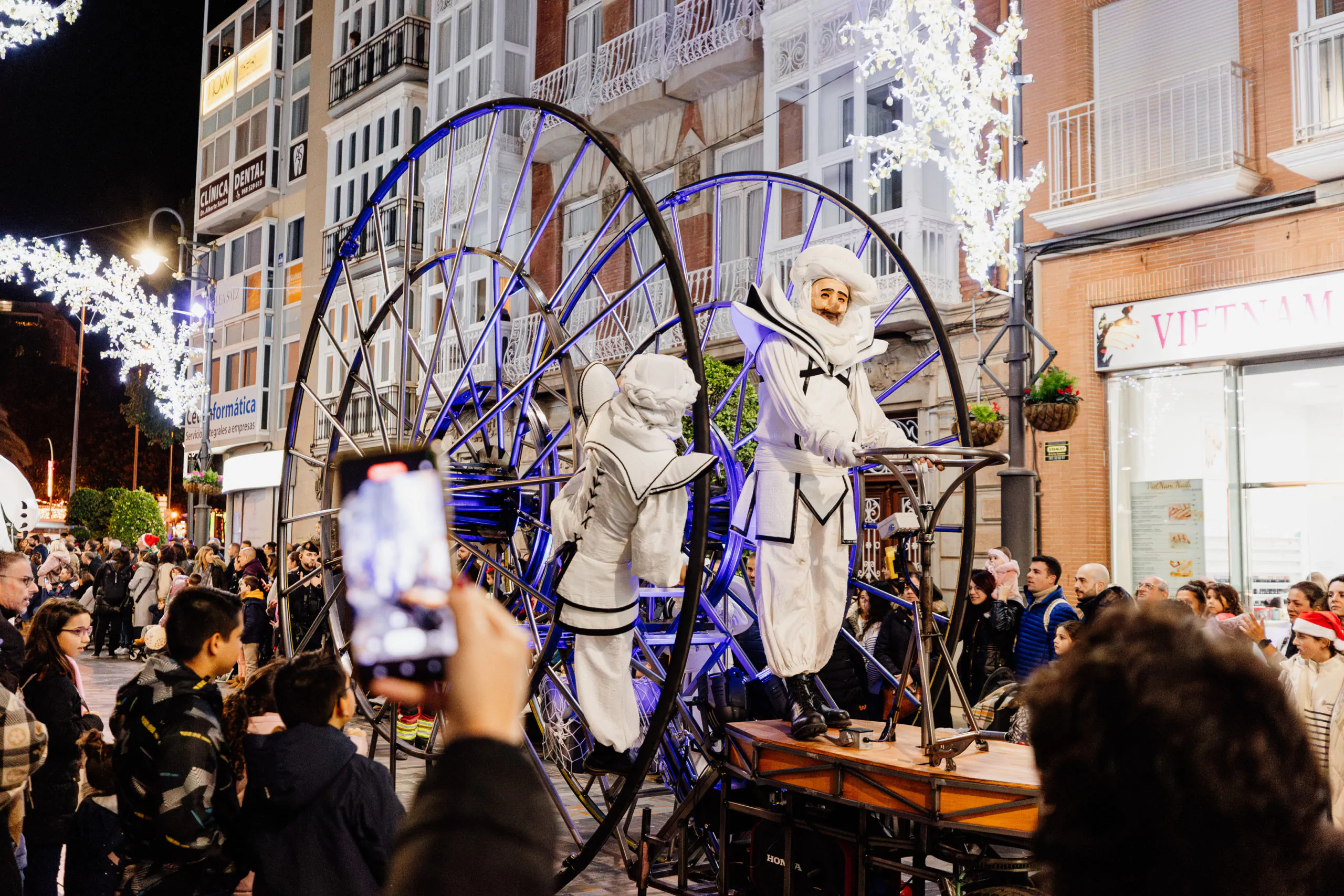 Nomadesh - La Fam Cia. de Teatre