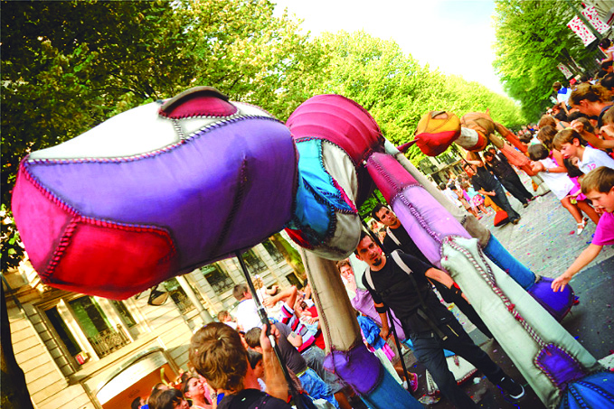 Les nòmades - Actua Produccions