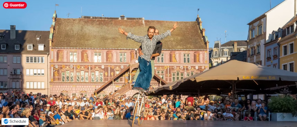 Escena de l'espectacle La Bande à Tyrex